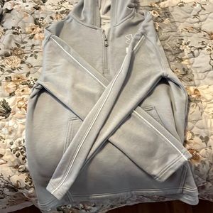 Grey underamour light sweat shirt